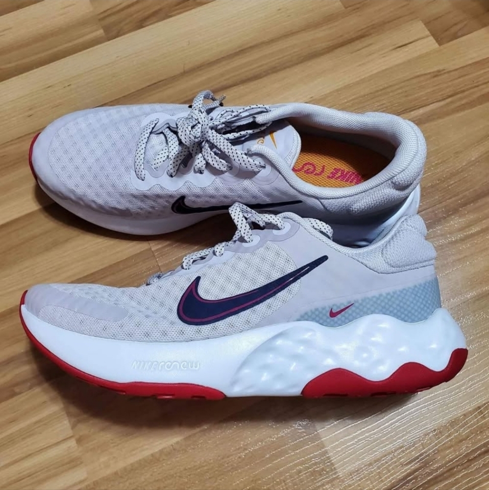 Brand New Nike Running Shoes for Women US8